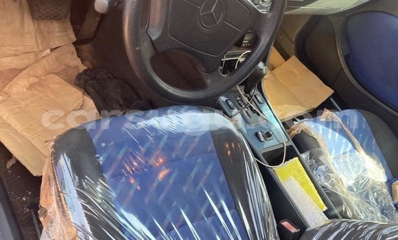 Acheter Occasion Voiture Mercedes-Benz 190 Noir à Ouagadougou, Burkina-Faso Acheter Occasion Voiture Mercedes-Benz 190 Noir à Ouagadougou, Burkina-Faso