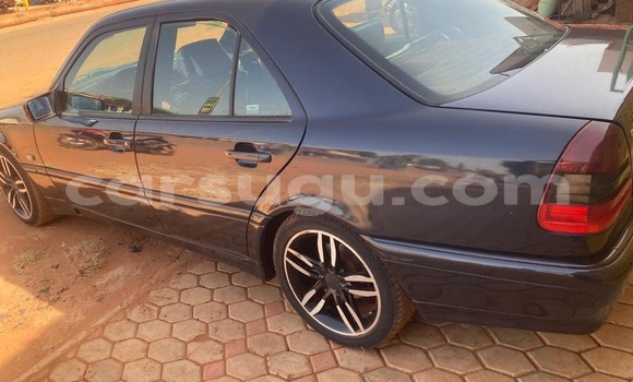 Acheter Occasion Voiture Mercedes-Benz 190 Noir à Ouagadougou, Burkina-Faso Acheter Occasion Voiture Mercedes-Benz 190 Noir à Ouagadougou, Burkina-Faso