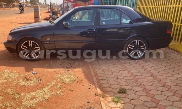 Acheter Occasion Voiture Mercedes-Benz 190 Noir à Ouagadougou, Burkina-Faso Acheter Occasion Voiture Mercedes-Benz 190 Noir à Ouagadougou, Burkina-Faso