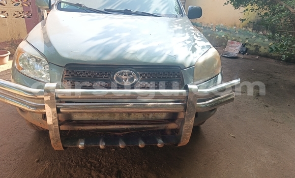 Acheter Occasion Voiture Toyota RAV4 Vert à Ouagadougou, Burkina-Faso