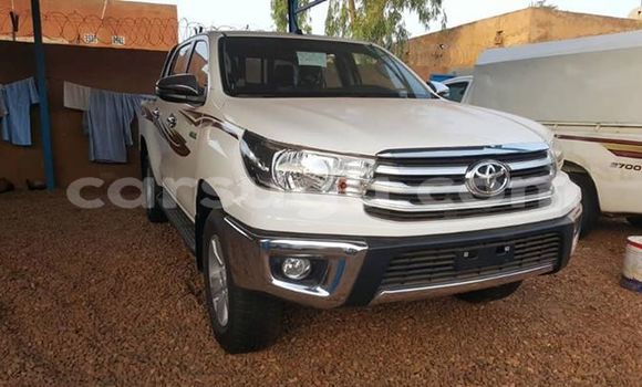 Acheter Occasion Voiture Toyota Hilux Blanc à Ouagadougou, Burkina-Faso Acheter Occasion Voiture Toyota Hilux Blanc à Ouagadougou, Burkina-Faso