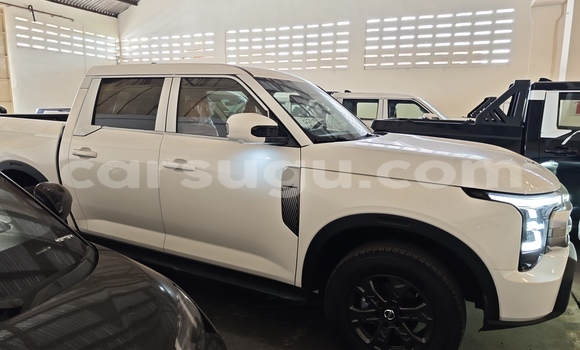 Buy Import DongFeng Rich White Car in Ouagadougou in Burkina Faso Buy Import DongFeng Rich White Car in Ouagadougou in Burkina Faso
