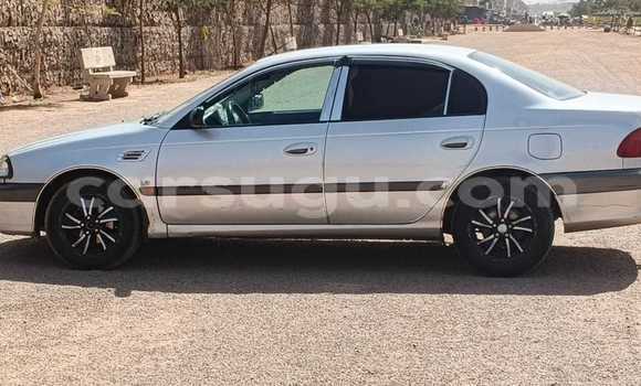 Sayi Na hannu Toyota Avensis Azurfa Mota in Ouagadougou a Burkina Faso