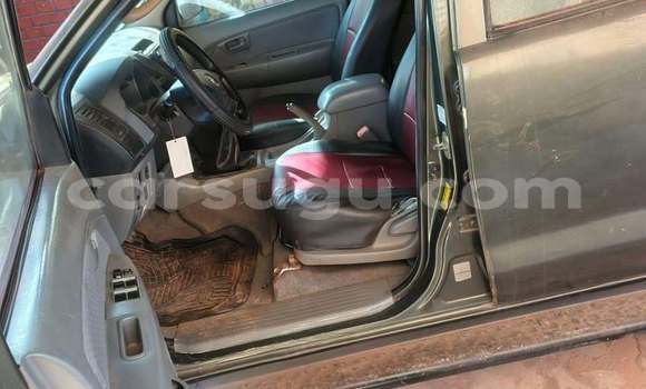 Sayi Na hannu Toyota Hilux Black Mota in Ouagadougou a Burkina Faso Sayi Na hannu Toyota Hilux Black Mota in Ouagadougou a Burkina Faso