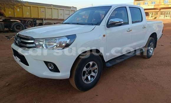 Acheter Occasion Voiture Toyota Hilux Blanc à Ouagadougou, Burkina-Faso Acheter Occasion Voiture Toyota Hilux Blanc à Ouagadougou, Burkina-Faso