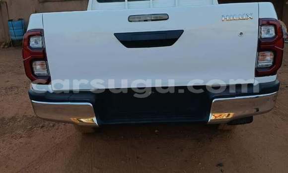 Acheter Occasion Voiture Toyota Hilux Blanc à Ouagadougou, Burkina-Faso Acheter Occasion Voiture Toyota Hilux Blanc à Ouagadougou, Burkina-Faso