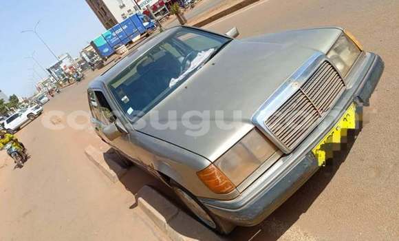 Acheter Occasion Voiture Mercedes-Benz B–Class Gris à Ouagadougou, Burkina-Faso