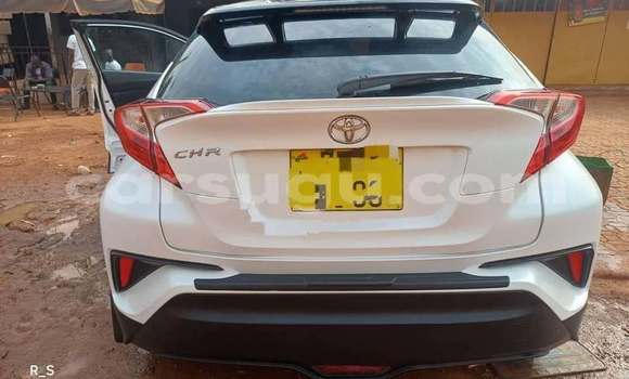 Acheter Occasion Voiture Toyota C-HR Blanc à Ouagadougou, Burkina-Faso Acheter Occasion Voiture Toyota C-HR Blanc à Ouagadougou, Burkina-Faso