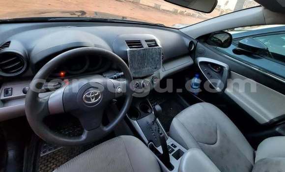 Acheter Occasion Voiture Toyota RAV4 Noir à Ouagadougou, Burkina-Faso Acheter Occasion Voiture Toyota RAV4 Noir à Ouagadougou, Burkina-Faso
