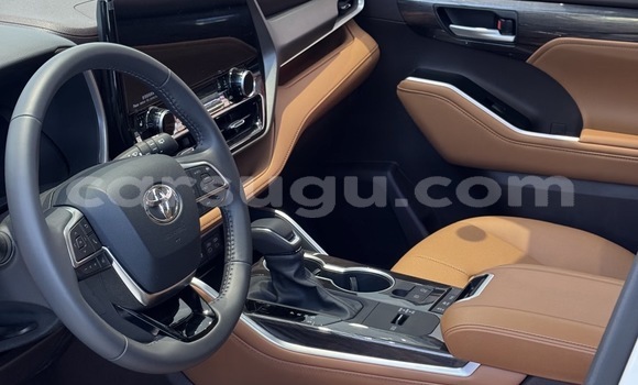 Acheter Neuf Voiture Toyota Highlander Blanc à Ouagadougou, Burkina-Faso Acheter Neuf Voiture Toyota Highlander Blanc à Ouagadougou, Burkina-Faso