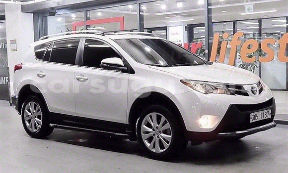 Acheter Occasion Voiture Toyota RAV4 Blanc à Ouagadougou, Burkina-Faso Acheter Occasion Voiture Toyota RAV4 Blanc à Ouagadougou, Burkina-Faso