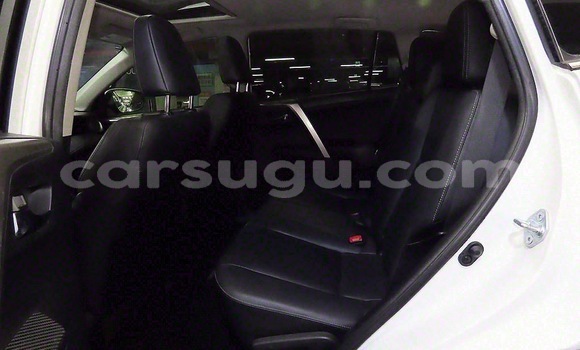 Acheter Occasion Voiture Toyota RAV4 Blanc à Ouagadougou, Burkina-Faso Acheter Occasion Voiture Toyota RAV4 Blanc à Ouagadougou, Burkina-Faso