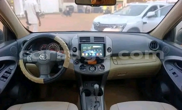 Acheter Occasion Voiture Toyota RAV4 Gris à Ouagadougou, Burkina-Faso Acheter Occasion Voiture Toyota RAV4 Gris à Ouagadougou, Burkina-Faso