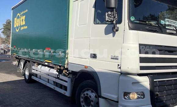 Acheter Occasion Utilitaire DAF CF Blanc à Ouagadougou, Burkina-Faso Acheter Occasion Utilitaire DAF CF Blanc à Ouagadougou, Burkina-Faso