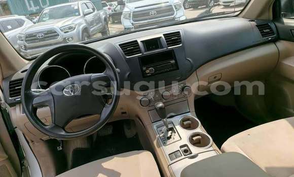 Acheter Occasion Voiture Toyota Highlander Blanc à Ouagadougou, Burkina-Faso Acheter Occasion Voiture Toyota Highlander Blanc à Ouagadougou, Burkina-Faso