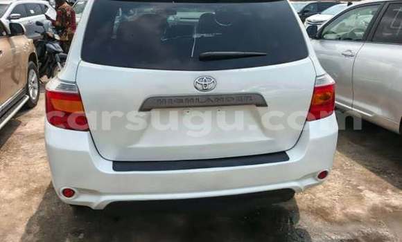Acheter Occasion Voiture Toyota Highlander Blanc à Ouagadougou, Burkina-Faso Acheter Occasion Voiture Toyota Highlander Blanc à Ouagadougou, Burkina-Faso