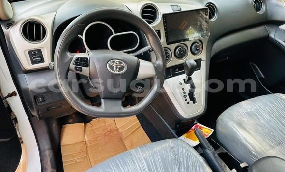 Acheter Occasion Voiture Toyota Matrix Blanc à Ouagadougou, Burkina-Faso Acheter Occasion Voiture Toyota Matrix Blanc à Ouagadougou, Burkina-Faso