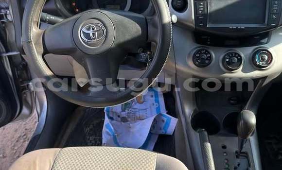 Sayi Na hannu Toyota RAV4 Azurfa Mota in Ouagadougou a Burkina Faso Sayi Na hannu Toyota RAV4 Azurfa Mota in Ouagadougou a Burkina Faso