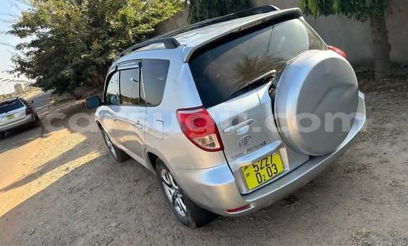 Sayi Na hannu Toyota RAV4 Azurfa Mota in Ouagadougou a Burkina Faso Sayi Na hannu Toyota RAV4 Azurfa Mota in Ouagadougou a Burkina Faso