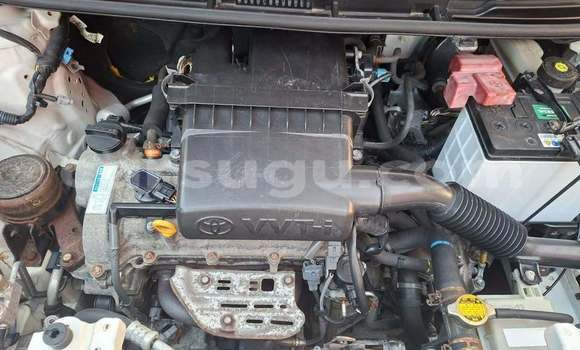 Sayi Na hannu Toyota Yaris White Mota in Ouagadougou a Burkina Faso Sayi Na hannu Toyota Yaris White Mota in Ouagadougou a Burkina Faso