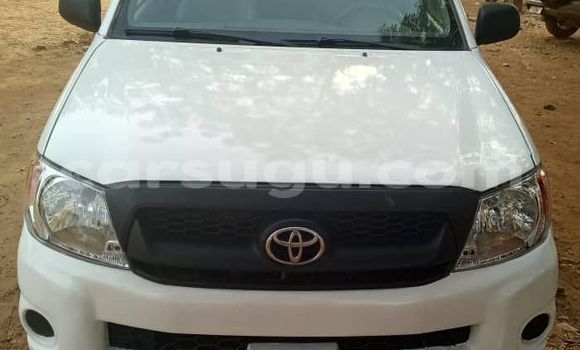 Acheter Occasion Voiture Toyota Hilux Blanc à Ouagadougou, Burkina-Faso Acheter Occasion Voiture Toyota Hilux Blanc à Ouagadougou, Burkina-Faso