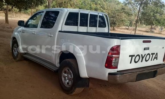 Acheter Occasion Voiture Toyota Hilux Blanc à Ouagadougou, Burkina-Faso Acheter Occasion Voiture Toyota Hilux Blanc à Ouagadougou, Burkina-Faso
