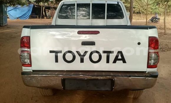 Acheter Occasion Voiture Toyota Hilux Blanc à Ouagadougou, Burkina-Faso Acheter Occasion Voiture Toyota Hilux Blanc à Ouagadougou, Burkina-Faso
