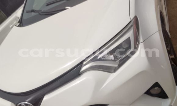 Acheter Occasion Voiture Toyota RAV4 Blanc à Ouagadougou, Burkina-Faso Acheter Occasion Voiture Toyota RAV4 Blanc à Ouagadougou, Burkina-Faso