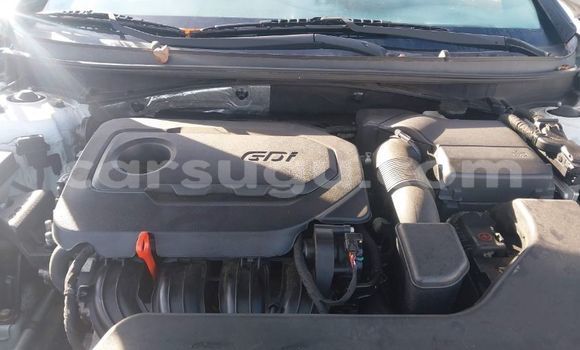 Acheter Occasion Voiture Hyundai Sonata Blanc à Ouagadougou, Burkina-Faso Acheter Occasion Voiture Hyundai Sonata Blanc à Ouagadougou, Burkina-Faso