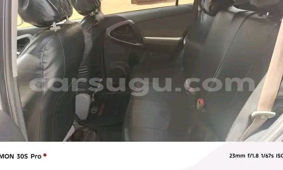 Acheter Occasion Voiture Toyota RAV4 Gris à Ouagadougou, Burkina-Faso Acheter Occasion Voiture Toyota RAV4 Gris à Ouagadougou, Burkina-Faso
