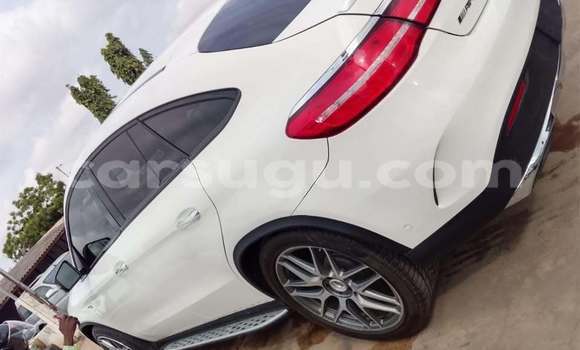 Acheter Occasion Voiture Mercedes-Benz GLE Blanc à Ouagadougou, Burkina-Faso Acheter Occasion Voiture Mercedes-Benz GLE Blanc à Ouagadougou, Burkina-Faso