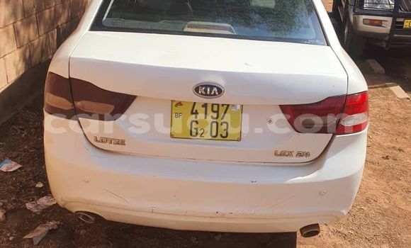 Acheter Occasion Voiture Kia Lotze Blanc à Ouagadougou, Burkina-Faso Acheter Occasion Voiture Kia Lotze Blanc à Ouagadougou, Burkina-Faso