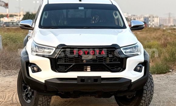 Acheter Occasion Voiture Toyota Hilux Blanc à Ouagadougou, Burkina-Faso
