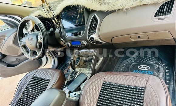 Acheter Occasion Voiture Hyundai Tucson Blanc à Ouagadougou, Burkina-Faso Acheter Occasion Voiture Hyundai Tucson Blanc à Ouagadougou, Burkina-Faso