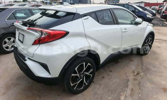 Buy Used Toyota C-HR White Car in Ouagadougou in Burkina Faso Buy Used Toyota C-HR White Car in Ouagadougou in Burkina Faso