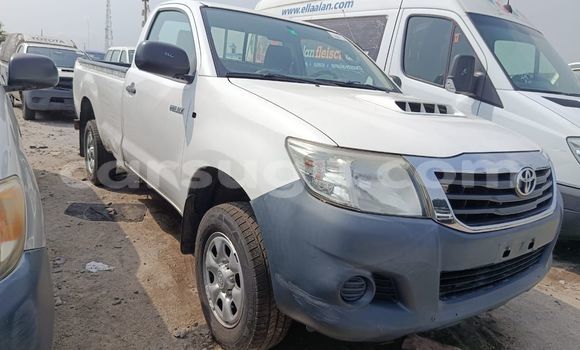 Acheter Occasion Voiture Toyota Hilux Blanc à Ouagadougou, Burkina-Faso Acheter Occasion Voiture Toyota Hilux Blanc à Ouagadougou, Burkina-Faso