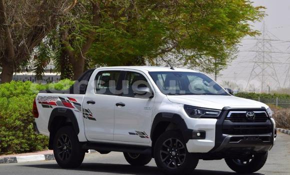 Acheter Occasion Voiture Toyota Hilux Blanc à Ouagadougou, Burkina-Faso Acheter Occasion Voiture Toyota Hilux Blanc à Ouagadougou, Burkina-Faso