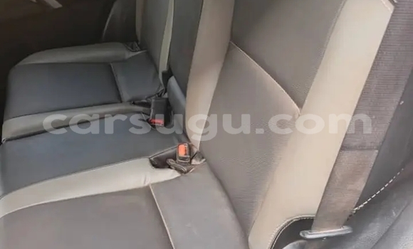 Acheter Occasion Voiture Toyota RAV4 Blanc à Boromo, Bale Acheter Occasion Voiture Toyota RAV4 Blanc à Boromo, Bale