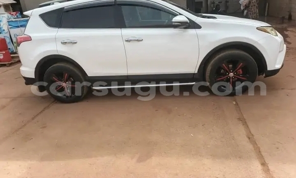 Acheter Occasion Voiture Toyota RAV4 Blanc à Ouagadougou, Burkina-Faso