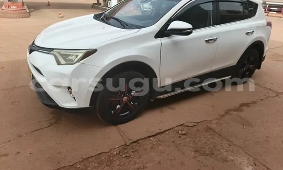 Acheter Occasion Voiture Toyota RAV4 Blanc à Ouagadougou, Burkina-Faso Acheter Occasion Voiture Toyota RAV4 Blanc à Ouagadougou, Burkina-Faso