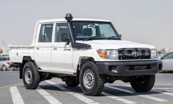 Acheter Occasion Voiture Toyota Land Cruiser Blanc à Boromo, Bale Acheter Occasion Voiture Toyota Land Cruiser Blanc à Boromo, Bale
