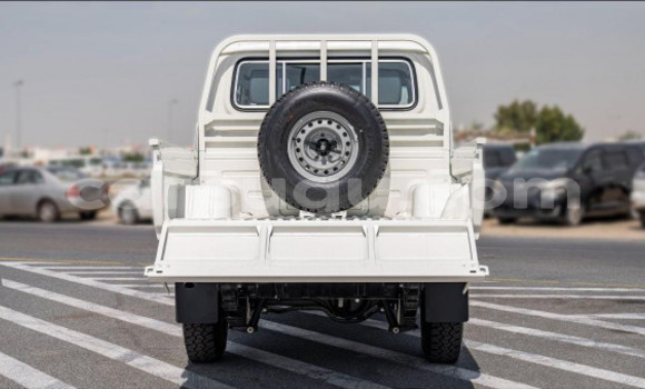 Acheter Occasion Voiture Toyota Land Cruiser Blanc à Boromo, Bale Acheter Occasion Voiture Toyota Land Cruiser Blanc à Boromo, Bale