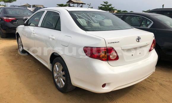 Acheter Occasion Voiture Toyota Corolla Blanc à Ouagadougou, Burkina-Faso Acheter Occasion Voiture Toyota Corolla Blanc à Ouagadougou, Burkina-Faso