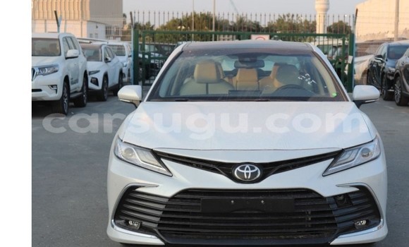 Acheter Occasion Voiture Toyota Camry Blanc à Ouagadougou, Burkina-Faso
