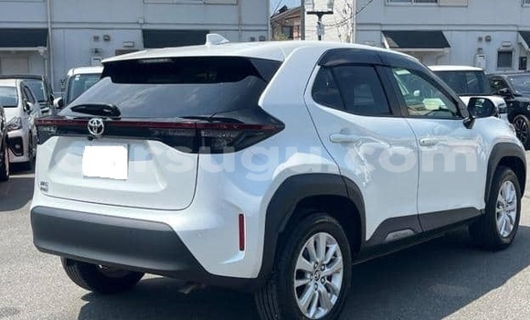 Acheter Occasion Voiture Toyota Yaris Blanc à Ouagadougou, Burkina-Faso Acheter Occasion Voiture Toyota Yaris Blanc à Ouagadougou, Burkina-Faso