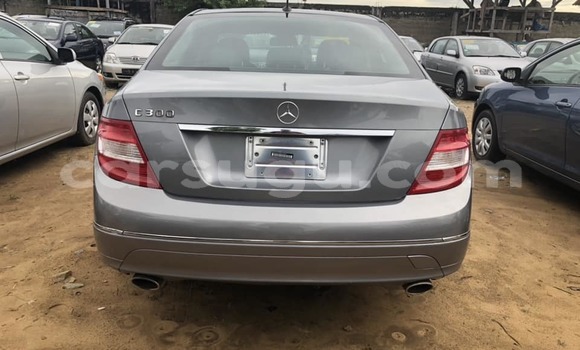 Acheter Occasion Voiture Mercedes Viano Gris à Ouagadougou, Burkina-Faso Acheter Occasion Voiture Mercedes Viano Gris à Ouagadougou, Burkina-Faso