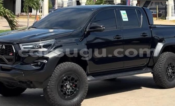 Sayi Na hannu Toyota Hilux White Mota in Ouagadougou a Burkina Faso Sayi Na hannu Toyota Hilux White Mota in Ouagadougou a Burkina Faso