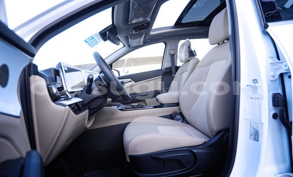 Sayi Na hannu Kia Sportage White Mota in Ouagadougou a Burkina Faso Sayi Na hannu Kia Sportage White Mota in Ouagadougou a Burkina Faso