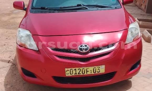 Acheter Occasion Voiture Toyota Yaris Rouge à Ouagadougou, Burkina-Faso