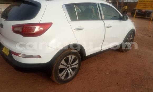 Sayi Na hannu Kia Sportage White Mota in Ouagadougou a Burkina Faso Sayi Na hannu Kia Sportage White Mota in Ouagadougou a Burkina Faso